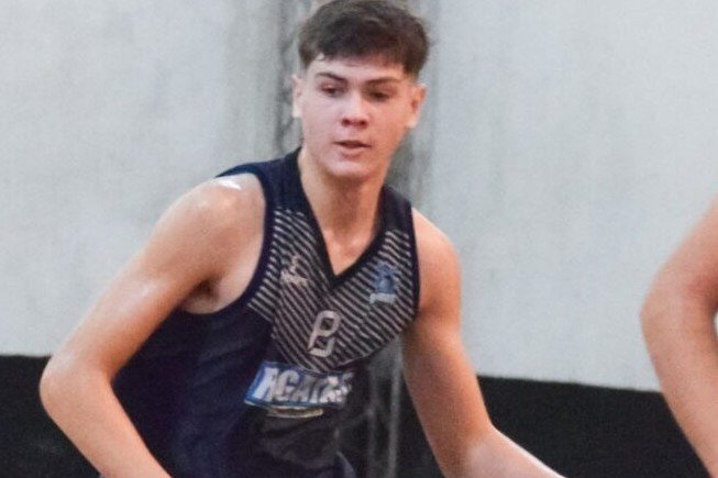 Jugador de básquet de Regatas Corrientes en el Campus de Desarrollo U17