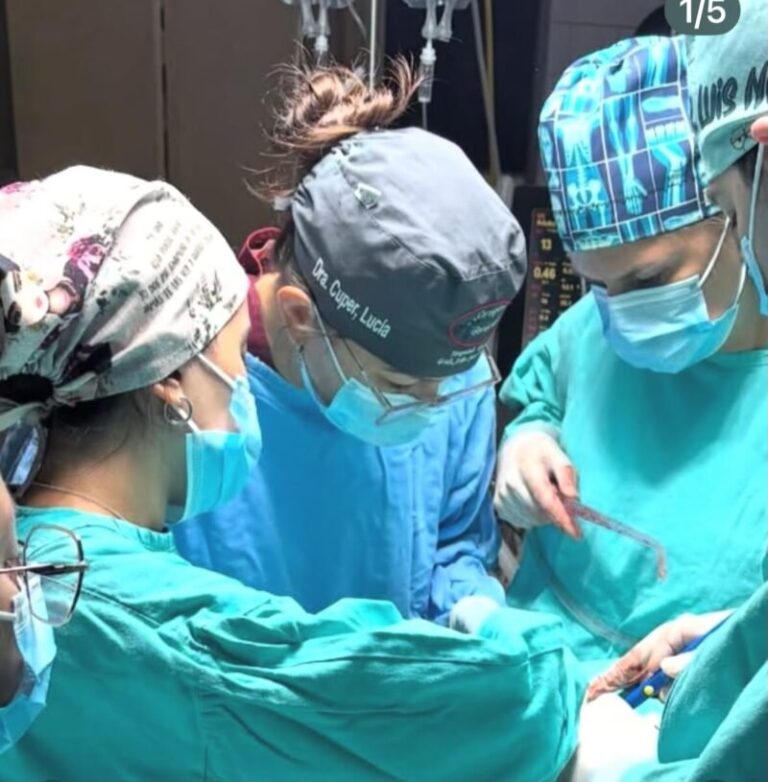 Equipo médico del Servicio de Cirugía Torácica del Hospital Escuela de Corrientes
