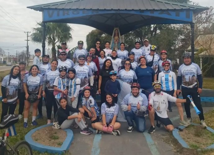 Jinetes peregrinos de San Miguel rumbo a Itatí