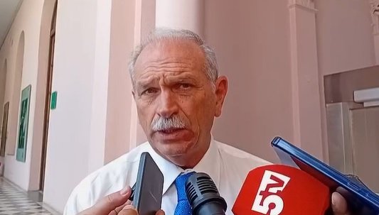 Ministro de Salud de Corrientes, Emilio Lanari, en conferencia de prensa