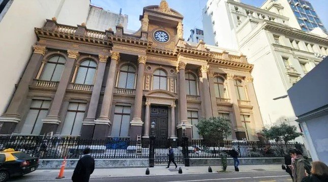 Presidente Javier Milei durante entrevista radial defendiendo la reforma del Banco Central