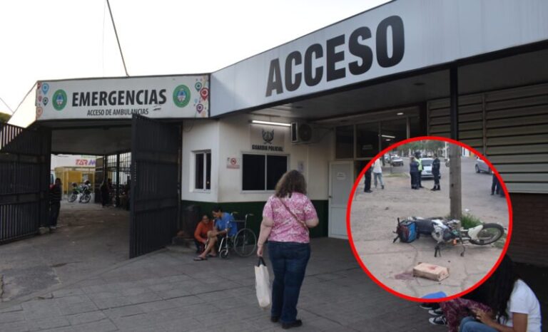 Escena del accidente en la avenida Chacabuco al 1300, con la motocicleta tendida y elementos esparcidos