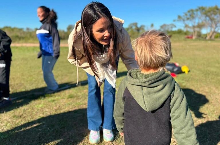 Niños participando en actividades recreativas del programa Dulce Encuentro en Vacaciones en Bella Vista