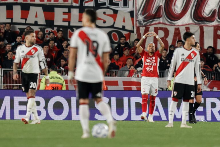 Tanda de penales entre River Plate e Independiente Santa Fe en el Estadio Monumental