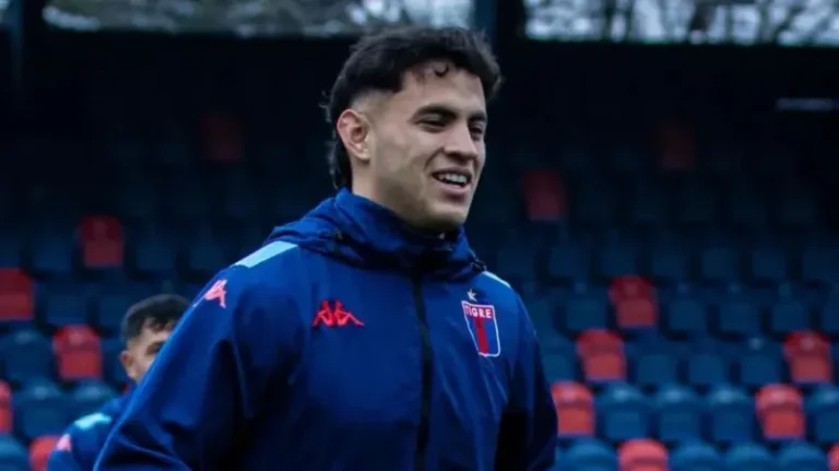 David Romero, delantero de Tigre, durante un partido