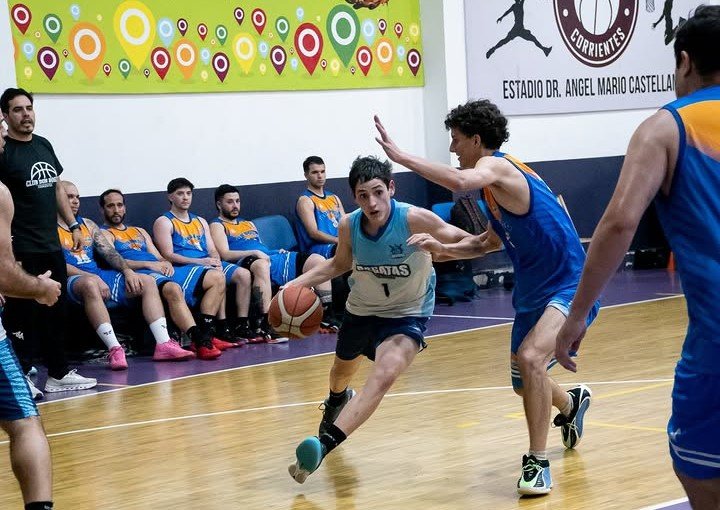 Partido de básquet de la ABCC en Corrientes