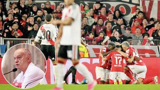 Hinchas de fútbol en una tribuna