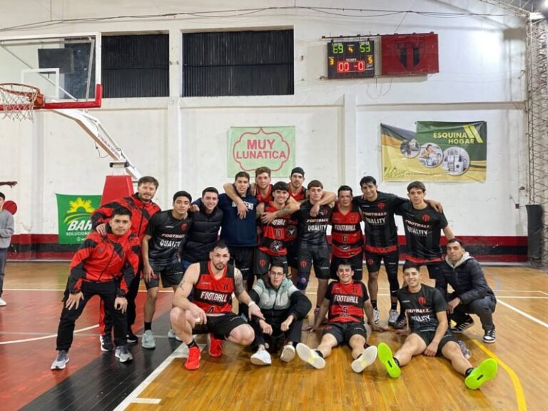 Partido de básquetbol entre Foot Ball de Esquina y Español de Santa Lucía