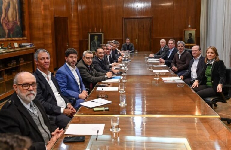Reunión de gobernadores del Norte con funcionarios nacionales en el Palacio de Hacienda