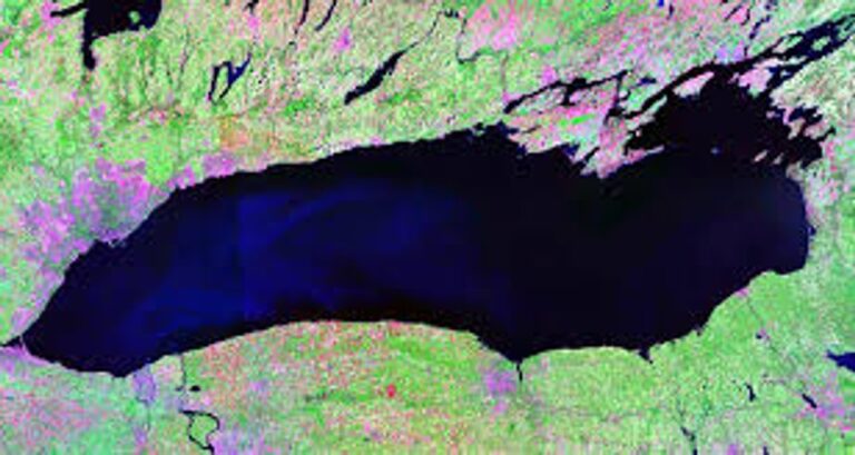 Mapa satelital del lago Ontario con la etiqueta Lago América en Google Maps