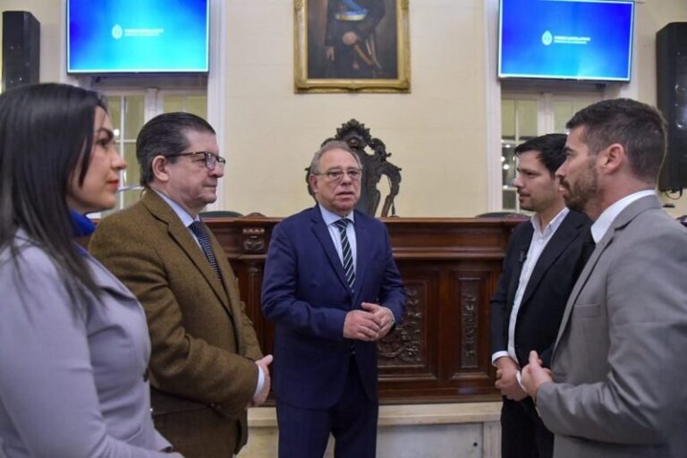 Acto de incorporación de firma digital en la Legislatura de Corrientes