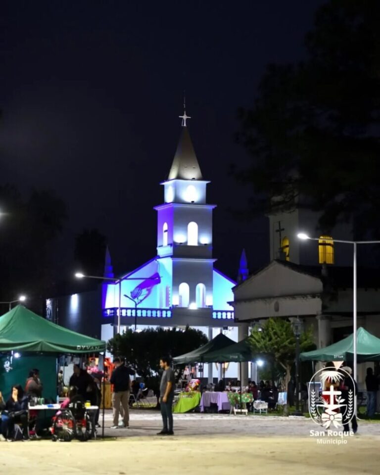 Feria de artesanos en la plaza Libertad de San Roque durante la Fiesta Patronal