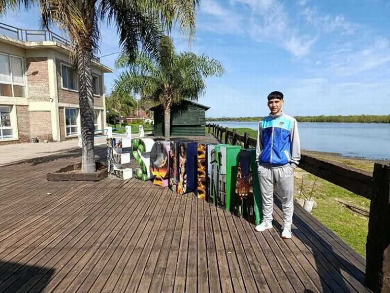 Tiziano Mendoza con la camiseta de la Selección Argentina de Bochas