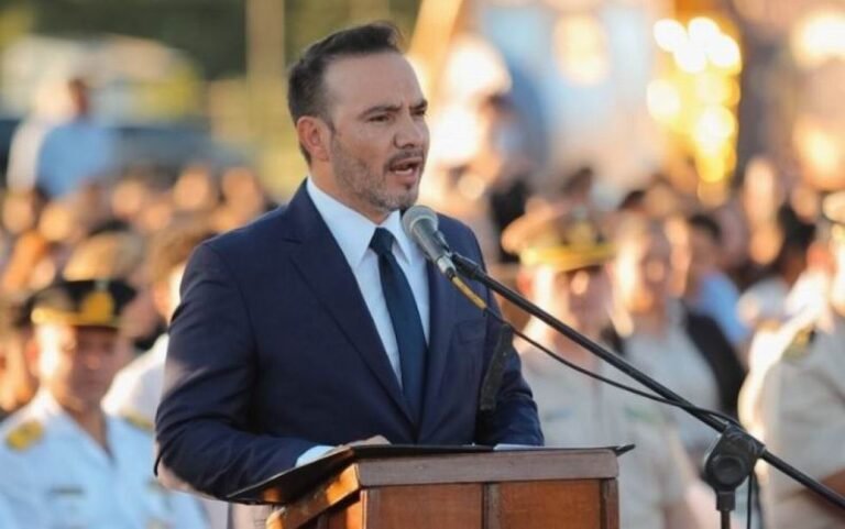 Juan Pablo Valdés y Javier Milei en un acto oficial