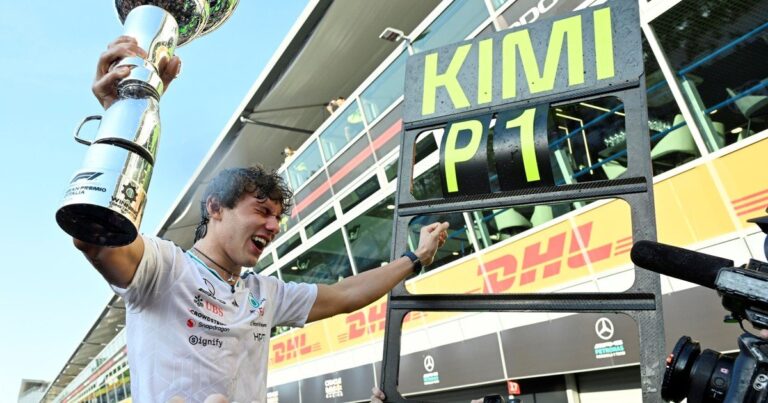 Andrea Kimi Antonelli celebrando su victoria en el Gran Premio de Italia en Monza