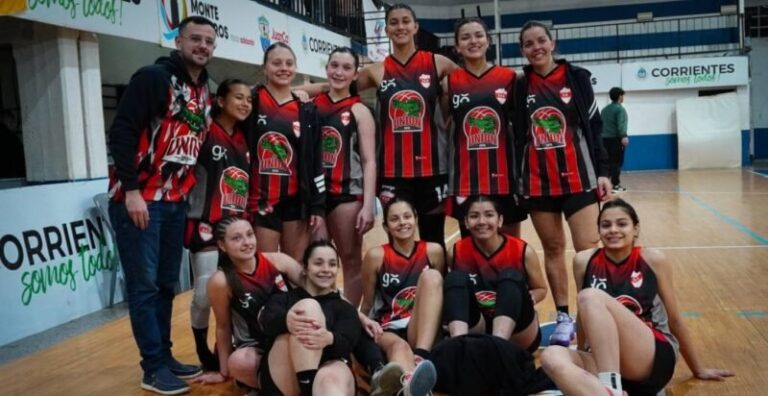 Partido de básquet femenino en Corrientes