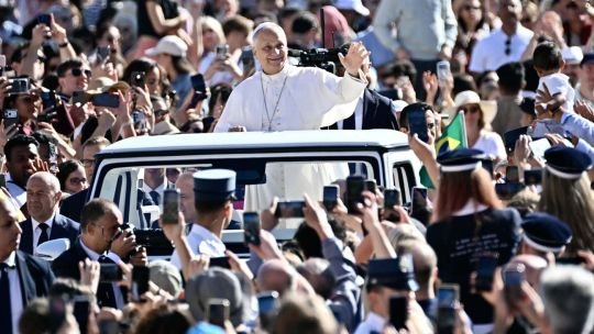 Fotografía del Papa León XIV durante una ceremonia religiosa
