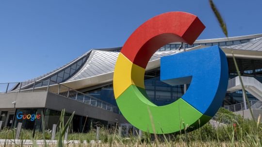 Satélite experimental de Google para procesar inteligencia artificial en el espacio