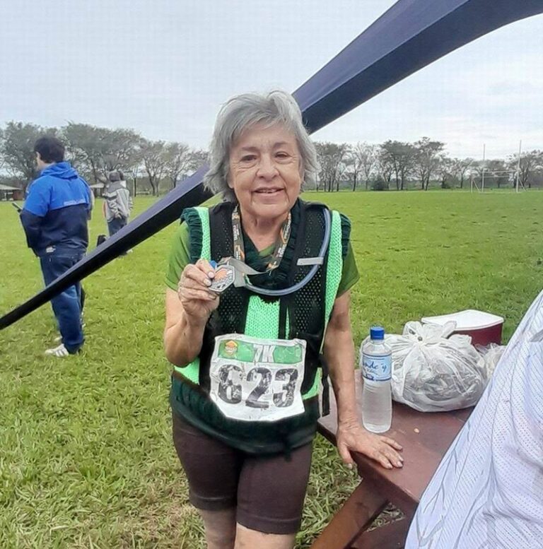 Graciela Dietrich en la llegada del Run Trail Las Marías en Virasoro