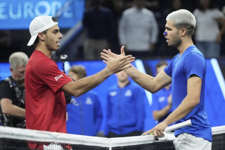Tenistas durante un partido de la Laver Cup en el O2 Arena de Londres
