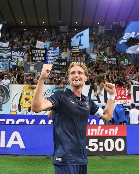 Jugadores de la Lazio celebran un gol ante el Udinese en el estadio Friuli