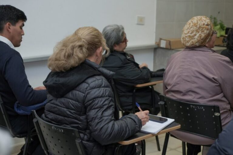 Taller del programa Ñande Huerta en un CIC de Corrientes