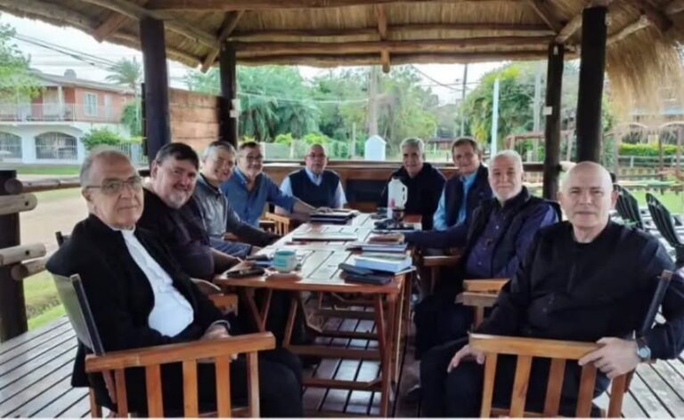 Obispos de la región pastoral NEA reunidos en Oberá, Misiones