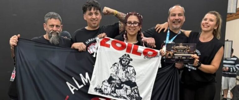 Atletas correntinos de powerlifting del Gimnasio Almafuerte durante su participación en el Campeonato Iberoamericano en Porto Alegre