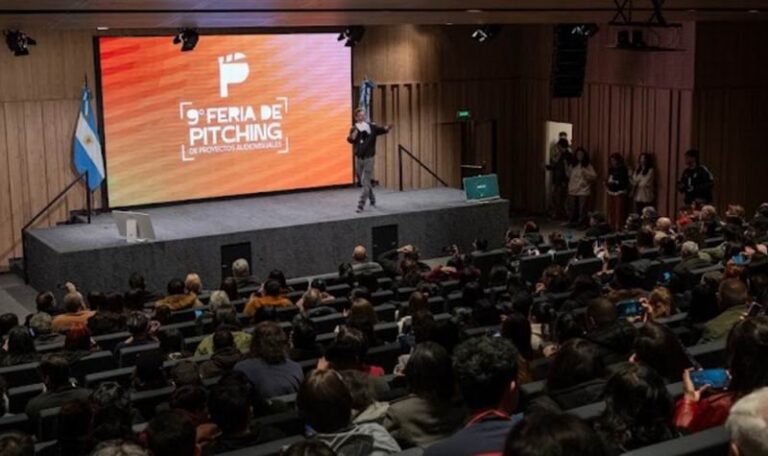 Afiche del Festival Internacional de Cortometrajes y Pitching Universitario El Sol