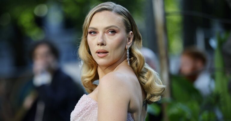 Scarlett Johansson en una sesión de entrenamiento con pilates