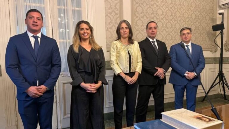 Acto de juramento de nuevos magistrados y funcionarios en el Superior Tribunal de Justicia de Corrientes
