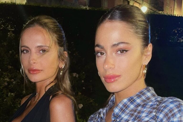 Tini Stoessel y Carola Gil
