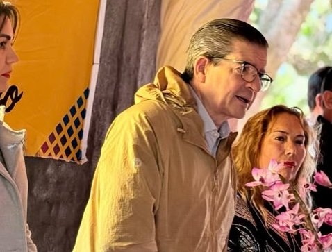 Vicegobernador Pedro Braillard Poccard en ronda de prensa en la Legislatura de Corrientes