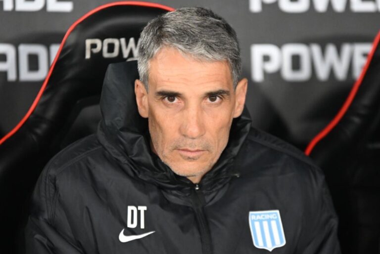 Juan Pablo Vojvoda, exentrenador de Racing, durante una conferencia de prensa