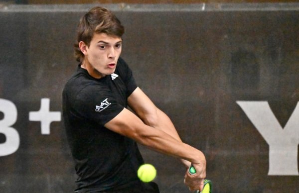 Carlos Zárate en el torneo ITF M15 de Trelew