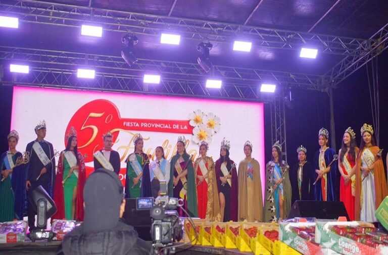 Reina y virreina de la Fiesta Provincial de la Frutilla 2026 en Desmochado