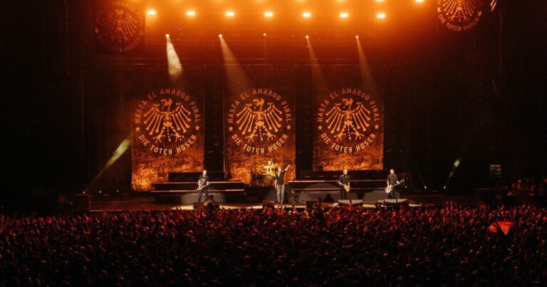 Die Toten Hosen en concierto en el Movistar Arena de Buenos Aires