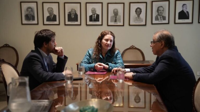 Firma de acuerdo entre la Facultad de Derecho de la UNNE y la Cámara de Diputados de Corrientes