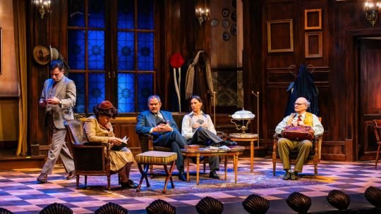 Escenografía de La ratonera en el Teatro Liceo