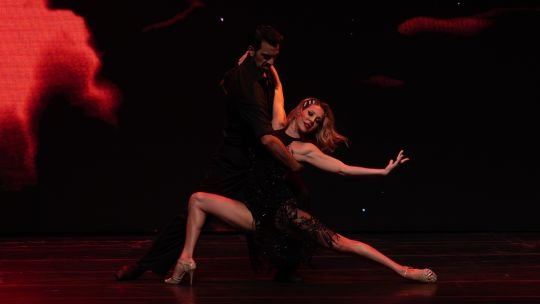 Noelia Marzol en escena durante una función de 