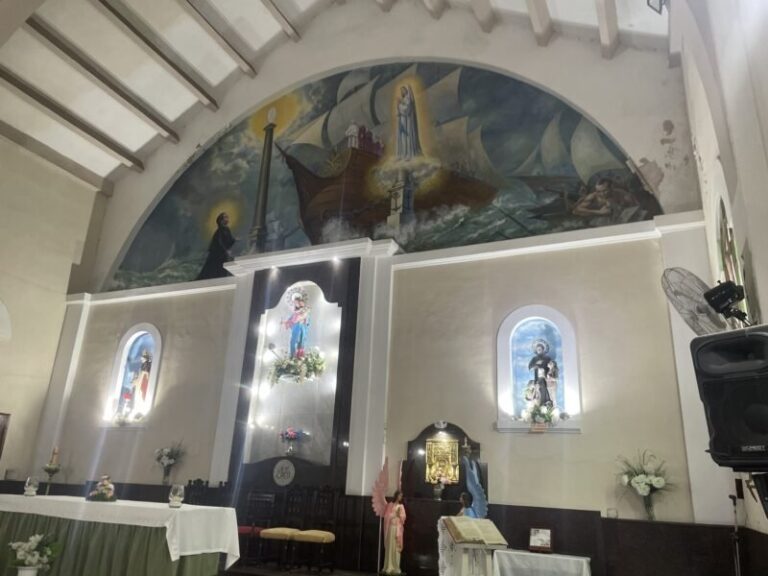 Fachada de la capilla María Auxiliadora en Corrientes