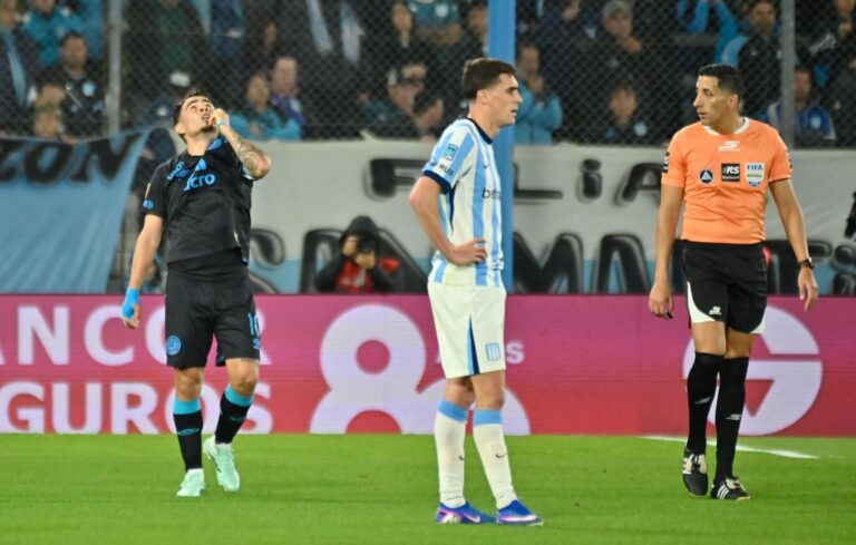 Estadio Cilindro de Avellaneda durante el partido entre Racing y Belgrano