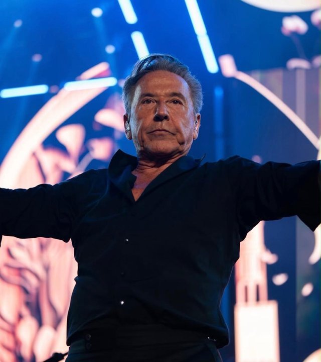 Ricardo Montaner durante un concierto en el marco de su gira El último regreso