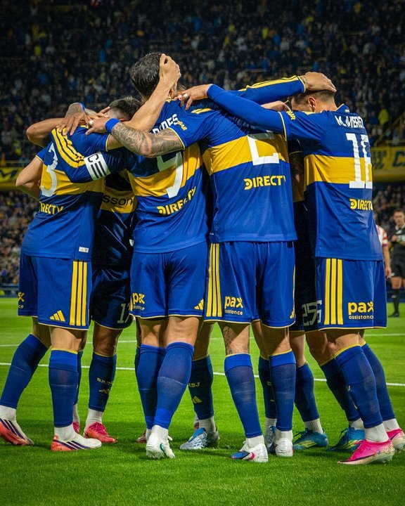 Estadio de fútbol durante un partido del Torneo Clausura