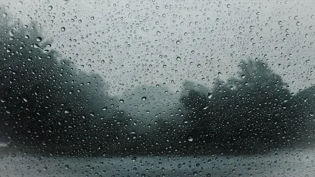Cielo nublado y llovizna en la ciudad de Corrientes