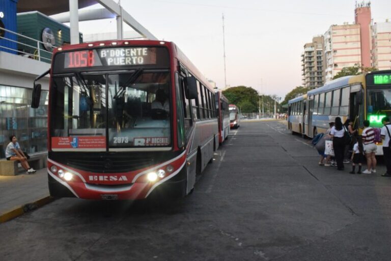 Colectivo de transporte público en la ciudad de Corrientes
